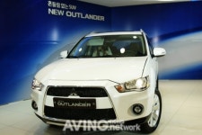 신개념 알루미늄루프 SUV 뉴아웃랜더 공개