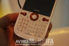 [IFA 2010] 화웨이, 쿼티 키패드 탑재 바형 휴대폰 G6620 선보여