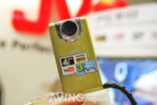 [Photokina 2010] JVC, 포켓 캠코더 GC-FM2 선보여