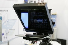 [KOBA 2011] 브이제이센타, 스마트폰으로 원격 조종 가능한 프롬프터 VJ-TP10