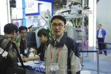 [KOPLAS 2011 현장 영상] 스미토모, 사출성형기 등 다양한 기계제품 소개