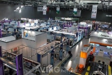 [ROTREX 2011 현장] 태양광을 에너지원으로 하는 도로교통제품은 어떤 것이 있나?