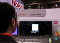 [CES 2012] 하이얼, 생각만으로 컨트롤하는 브레인웨이브 TV 전시