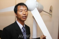 [SWEET 2012 현장] 해바람에너지, 1KW 소형 풍력발전기 세트 전시