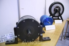 [그린카 전시회 현장] 이앤아이, 독립다상구조의 자동차용 하이브리드 모터 전시