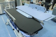 [KIMES 2013 현장] 한림의료기, 편리하게 환자이동 가능한 환자운반용카트 전시