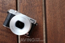 니콘 1 J5 미러리스, 순간을 놓치지 않는 스냅머신의 귀환