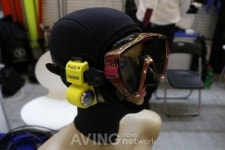 [CGS 2015] 씨넥스솔루텍, 수중서 자유로운 대화 가능한 Logosease 선봬