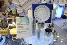 [K-Beauty 2015 영상] 에끌라두의 새 제품 선보이는 라온코스메틱