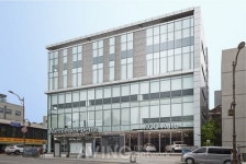 벤츠 코리아, 이태원 거리에 위치한 한남 전시장 및 서비스센터 오픈