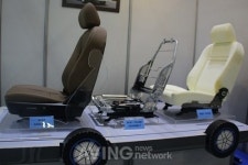 [국제그린카전시회] 씨엠텍, 친환경 시트폼 탑재된 1톤급 소형트럭용 편의성 향상 전동식 시트 소개