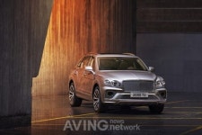 벤틀리모터스코리아, 기본 몸값 3억 넘는 신형 벤테이가 출시… 사전계약 이미 53대 돌파