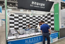 본쥬얼리옵틱, DIOPS 2022서 보석 세팅&착색 렌즈로 화사함 가미한 안경 소개해