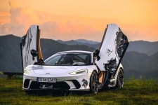 맥라렌-디자이너 김리을 아트 협업... GT 아트 카(ART CAR) 공개!
