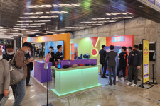 스타필드코엑스몰크렌즈갤러리 | JBL, 스타필드 코엑스몰서 팝업 스토어 오픈... "소비자 직접 만나 다양한 체험 기회 제공!"