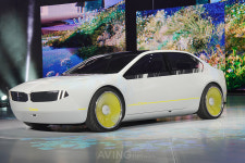 [현장 뉴스] CES 2023 개막 전날 깜짝 공개한 콘셉트 모델 BMW i 비전 디 실 차 공개... 기분에 맞춰 외관 색상 바뀐다!