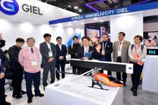 강기정 광주광역시장, CES2023 광주 공동브랜드 홍보관 개관식 참석… 이무형 삼성전자 부사장과 환담 나눠!