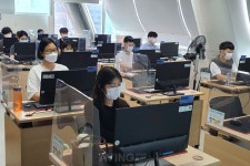 좁아진 취업문 여는 스마트인재개발원, 서울·전남서 성공신화 잇는다… AI·IT 비(非)전공자도 반년 만에 개발자로 거듭나!