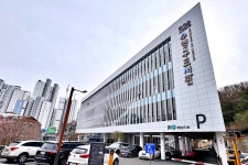 부산건축가회, 수영구도서관 회원작품 탐방... 문화적 다양성이 공존하는 지역사회의 거점 구축!