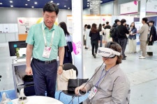 에스와이이노테크, 2024 홈케어·재활·복지전시회서 비티케어 솔루션 선보여... 게임처럼 즐기는 치매예방 VR 프로그램!