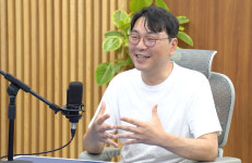 [CES2024 혁신기업인터뷰] 전기차 주행거리늘리는 스타트업 더감 ...기존 전기차에 적용가능, 일론머스크 만나고 싶다!