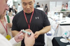 유메코그룹, 2024 인터참코리아서 스킨케어 초나노펜 공개... 실리콘 재질로 피부손상 없어