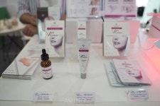 아이케이메디코, 2024 인터참코리아서 벨라컨투어 LED 넥케어 공개... 근적외선과 적색 라이트로 목 관리!