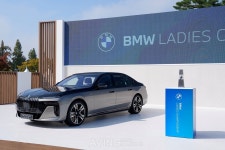 BMW 레이디스 챔피언십 2024, 리미티드 에디션 등 다양한 차량 전시