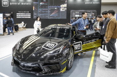제너럴 모터스, FIX 2024서 모빌리티 방향성 제시... 쉐보레 콜벳 8세대 모델부터 캐딜락 리릭 등 GM의 고성능 모델 전시