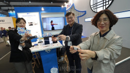 원소프트다임, 손으로 측정하는 인바디 피트러스(Fitrus) 시리즈 MWC 2025 공개… 유럽 헬스케어 시장 본격 출격!