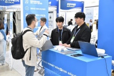 에이치에너지, 2025 국제그린에너지엑스포서 태양광발전소 맞춤구독서비스 솔라온케어 소개해...태양광발전소 진짜 방치가 시작된다!