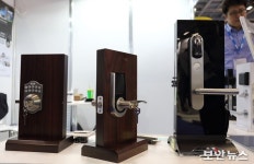 [IFSEC 런던] 모바일 통해 문 여는 스마트락 선보인 차우