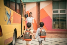 어린이집 통학차량 ‘잠자는 아이 확인장치’ 연말 도입