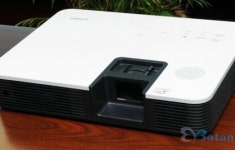 2만 시간 교체無! 친환경 4,000lm 프로젝터, 카시오 XJ-H1700