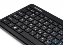 “책상 넓게 써라” 깔끔한 텐키리스 키보드 ‘삼성 SKN-6100UB’