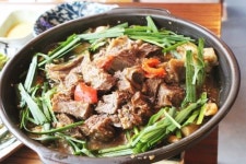 신사동 가로수길 맛집 세남자의 고인돌갈비 도가 한식집으로 자리잡다