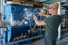 팀뷰어, 스마트안경 R-7 글래스에 원격 지원 기능 제공