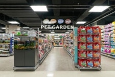 롯데마트, 동물자유연대와 반려동물 입양 캠페인