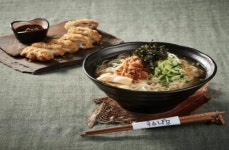 서은수x이태환 ‘황금빛내인생’ 커플의 ‘국수나무’ 먹방 데이트 눈길