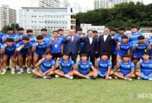 [포토] 김석준 교육감, 전국체육대회 참가 부산체고 선수단 격려