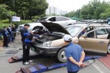 남동구, 체육광장에서 추석맞이 자동차 무상점검...“자동차전문정비사업조합 지원”