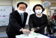 [포토] 김석준 부산교육감 15일 제21대 국회의원 선거 투표