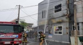 광주 주택가 세탁소 화재…프로야구 경기 한때 중단