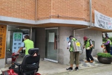 팔달구 고등동, 경로당 운영 재개 앞두고 방역 실시