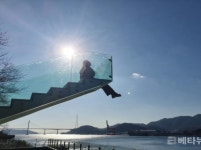 창원시, 돝섬에 최치원 전설 깃든 돼야지 소망계단 만들었다