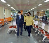 울산교육청, 전국 최초로 이동형 검체 채취팀 운영···선제적 유전자증폭검사