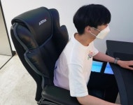 가죽 소파 같은 편안함, 제닉스 게이밍의자 ‘아레나 엑스 프리미엄 PC 체어’