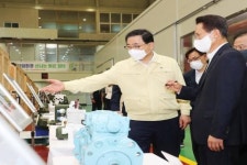 (주)금아유압외1건 | 허성무 창원시장, 유압전문 기업 금아하이드파워 방문