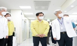 김동연 경기지사, 코로나19 재유행 대응해 성남시의료원 등 현장점검 나서