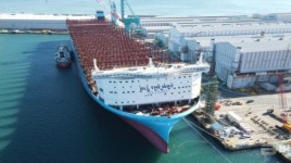 울산항, 초대형 컨테이너선에 세계최초 STS 방식 메탄올 벙커링 성공